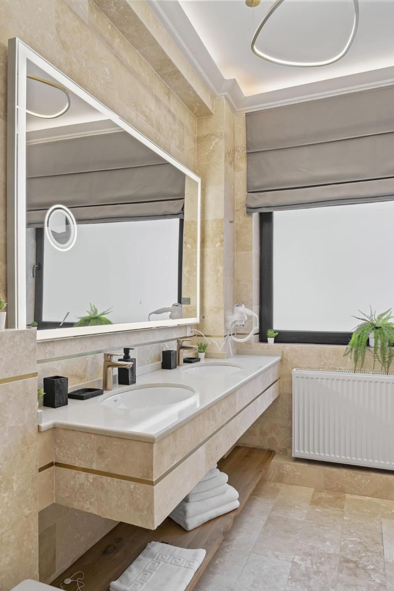 Central Two Rooms Apartment The Paradise Of Lights Bükreş Dış mekan fotoğraf